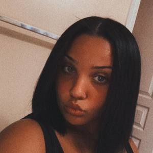 Meet your Posher, Chanell